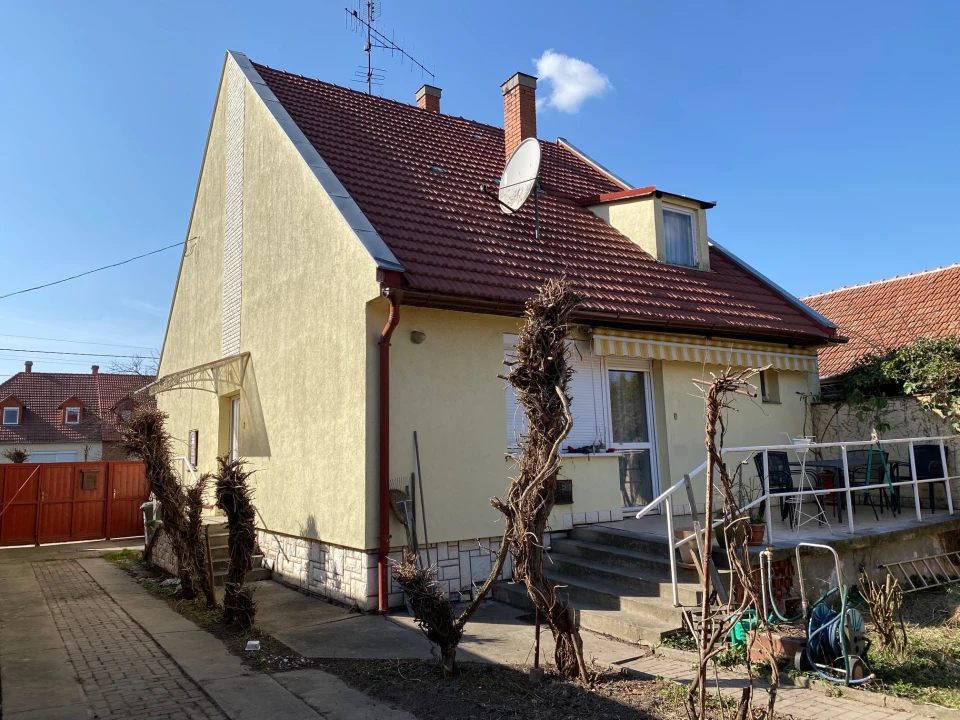 c3-1-name c2-1-name, Gyula