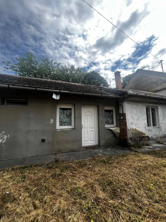 Eladó házrész, Orosháza