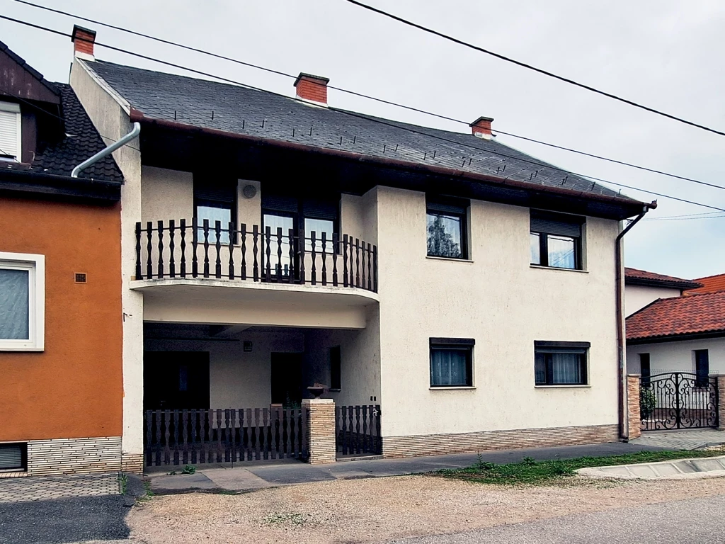Eladó ház, Győr