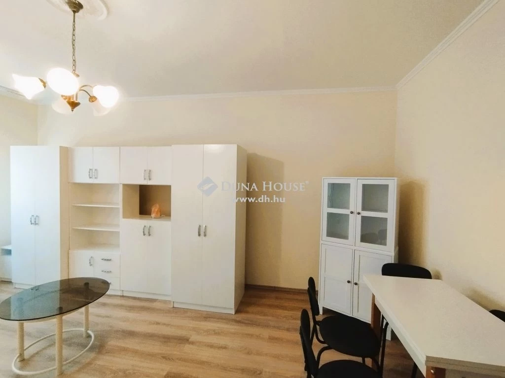 For sale panel flat, Győr, Nádorváros