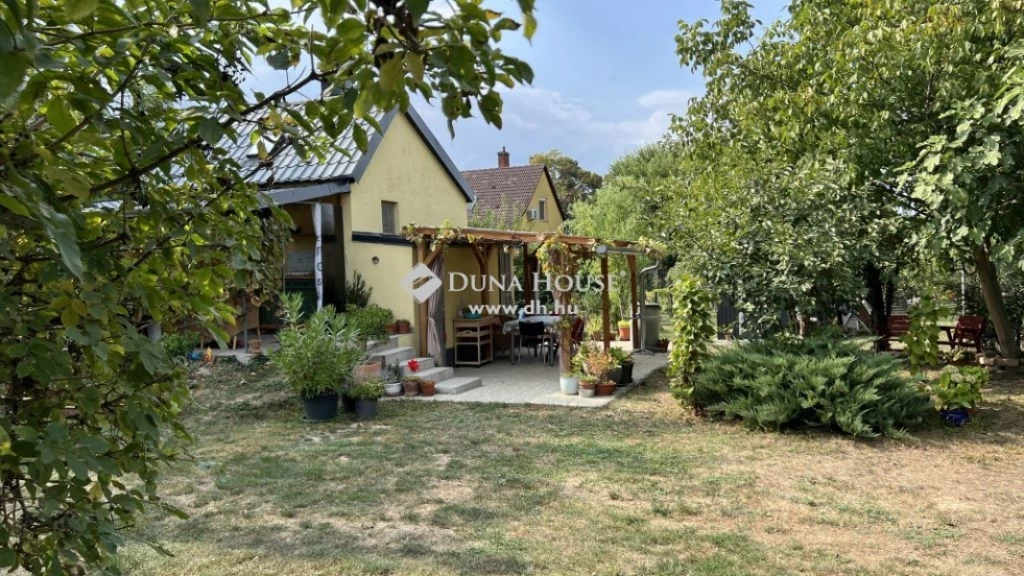 For sale house with a garden, Győrság