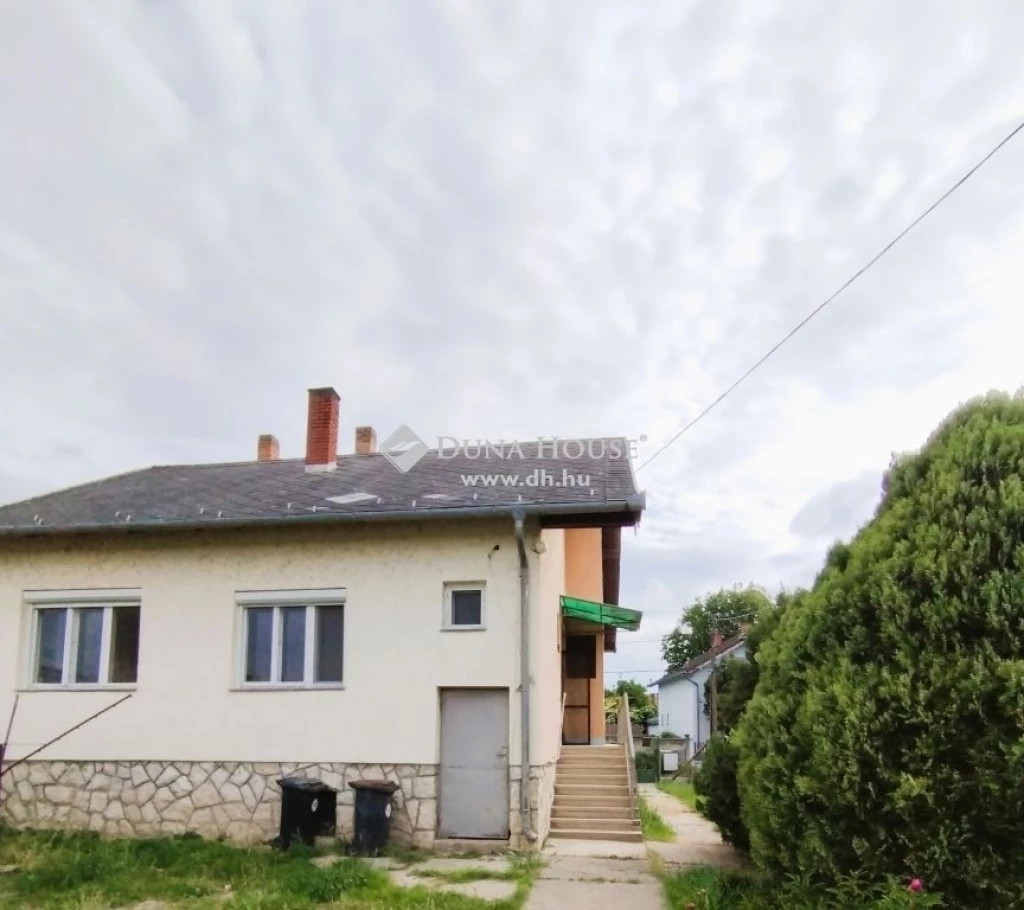 Eladó ház, Győr
