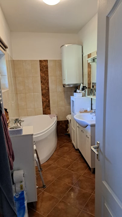 Eladó családi ház, Baracs