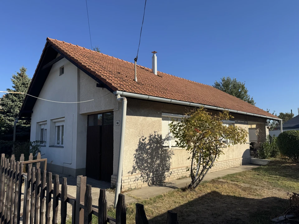 c3-1-name c2-1-name, Dunaújváros