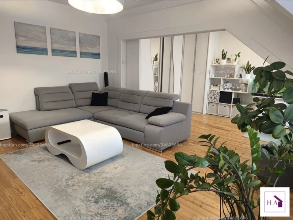 Eladó panellakás, Debrecen