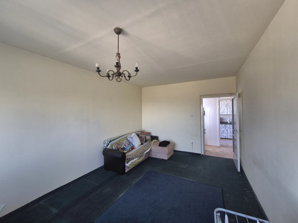 Eladó panellakás, Debrecen