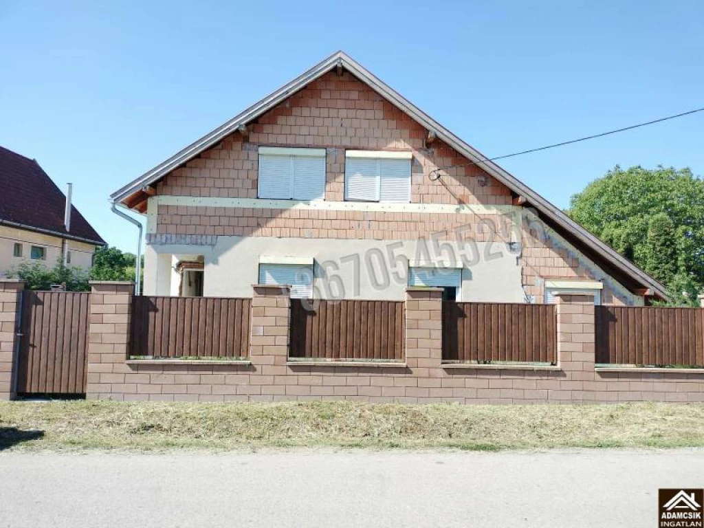 For sale house, Pusztavacs