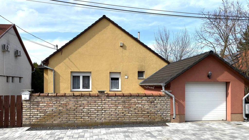 Eladó Családi ház, Dabas, Városközpont, 170nm, 128990000 Ft