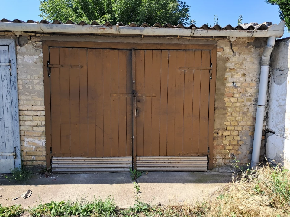 For sale detached garage, Szolnok