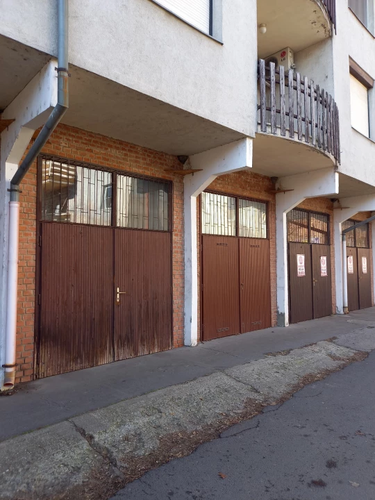 For sale detached garage, Szolnok