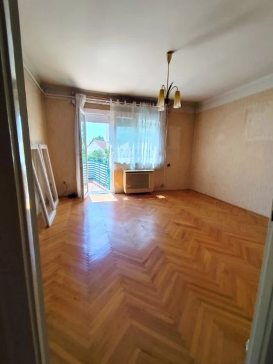 For sale brick flat, Szolnok