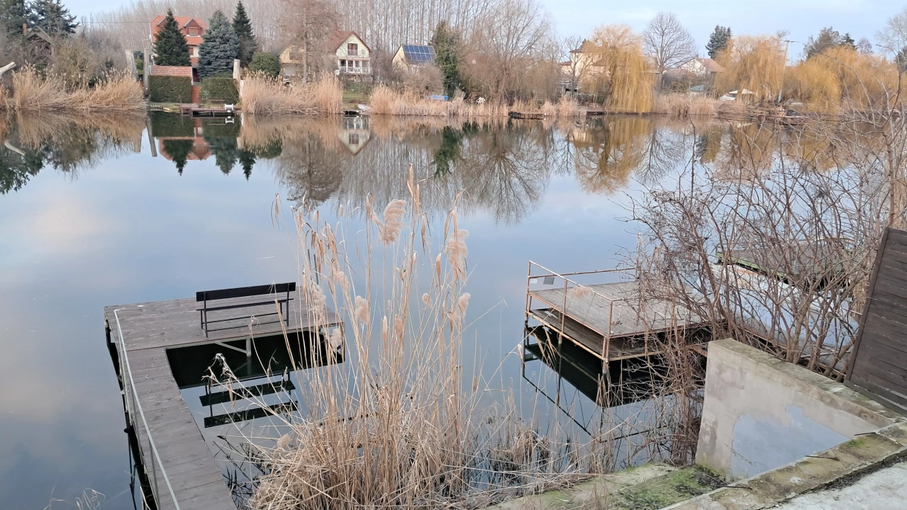 Eladó üdülő, nyaraló, Szolnok