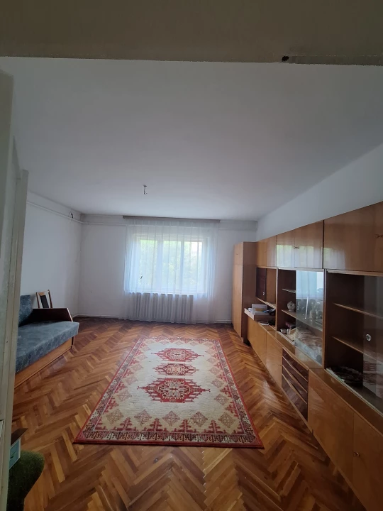 Eladó családi ház, Szolnok
