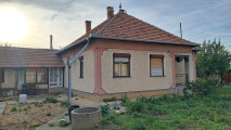 Eladó Ház- házrész