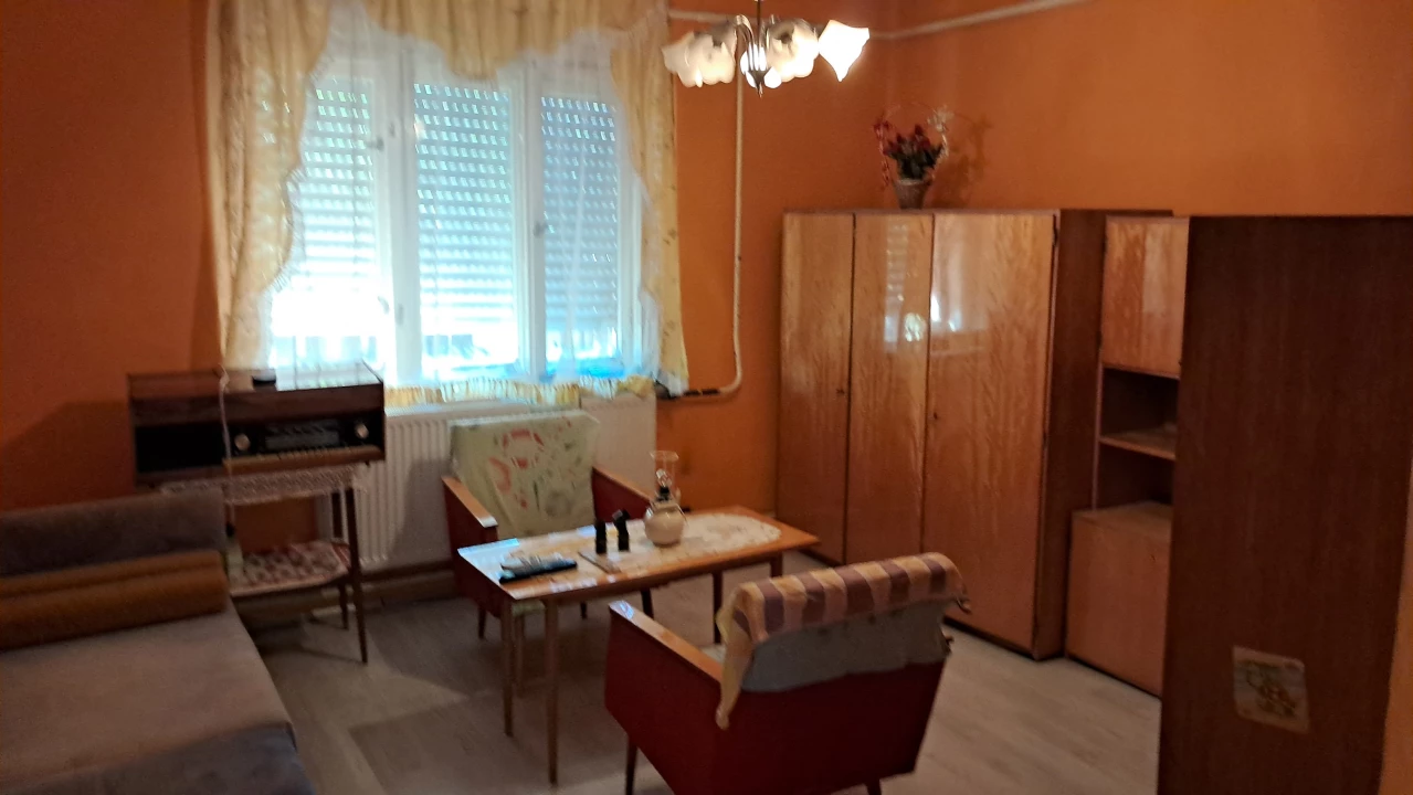 Eladó családi ház, Tiszatenyő