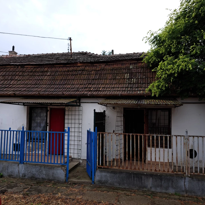 Eladó családi ház, Újszász
