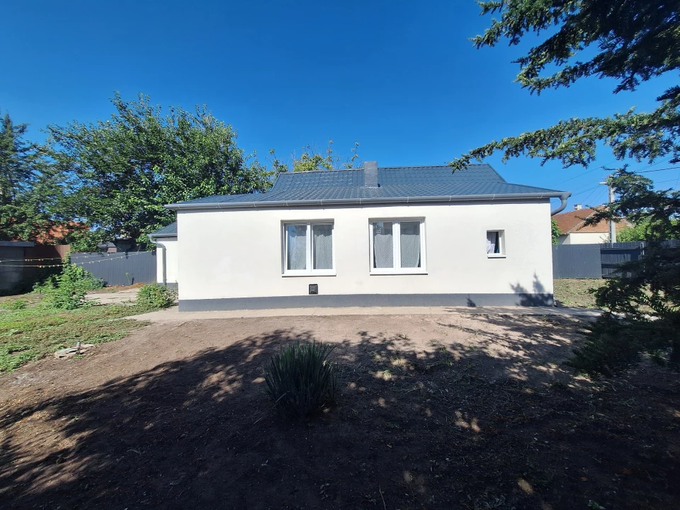 Eladó családi ház, Szolnok