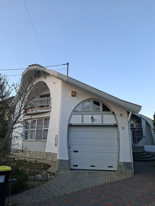 Eladó családi ház, Szolnok