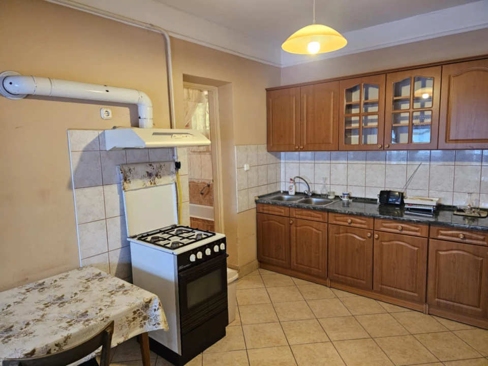 Eladó családi ház, Abony