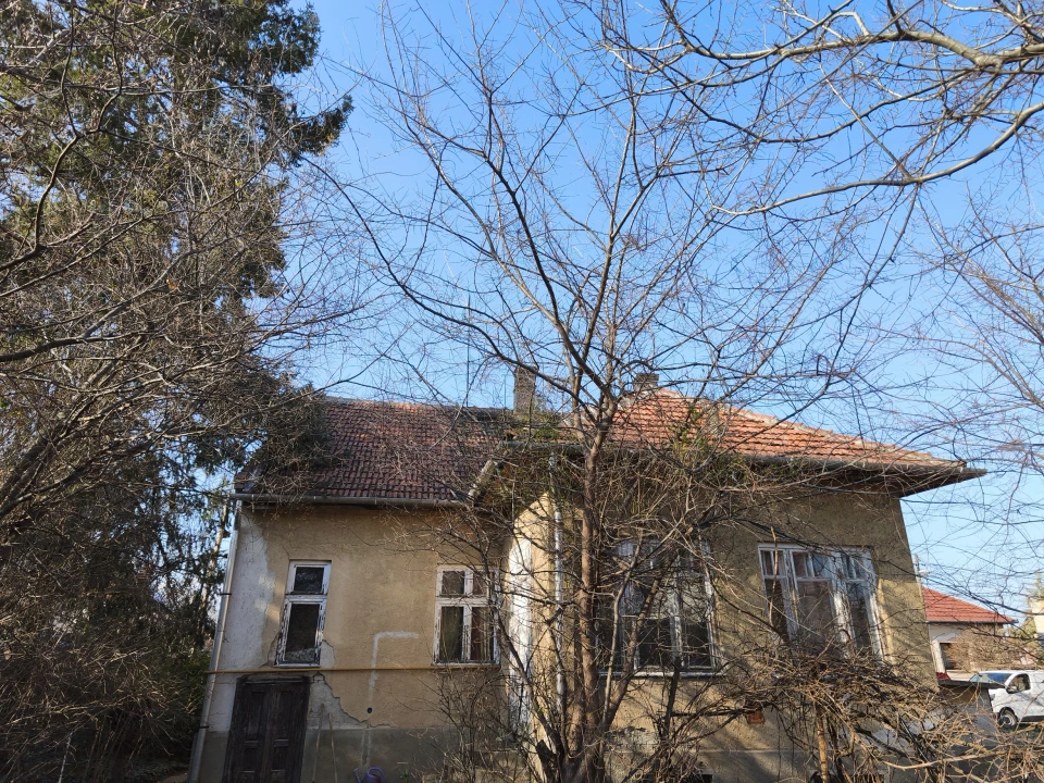 Eladó családi ház, Szolnok