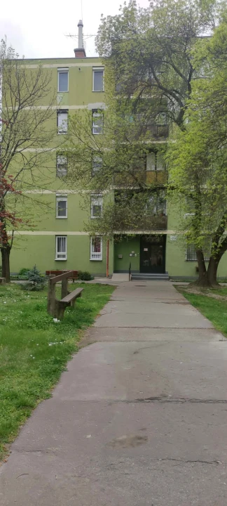 Eladó téglalakás, Törökszentmiklós