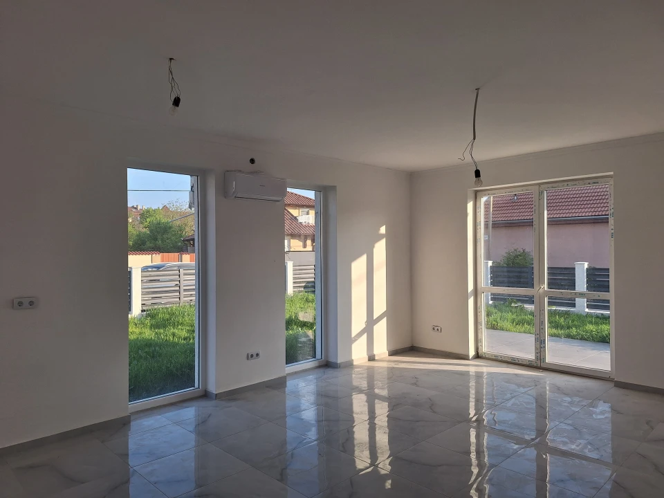 Eladó ikerház, Szolnok