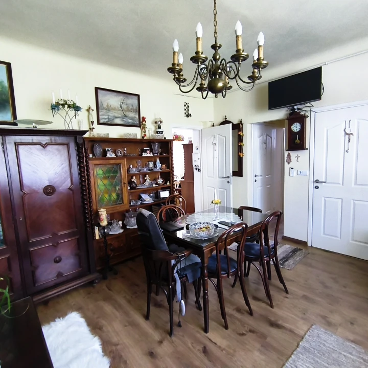 c3-1-name c2-1-name, Szolnok