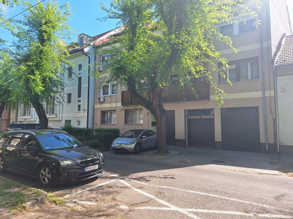 Kiadó téglalakás, Szolnok