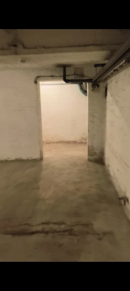 Eladó vidéki raktárak, Szolnok