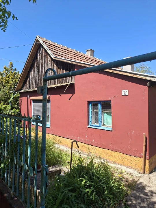 Eladó családi ház, Szolnok