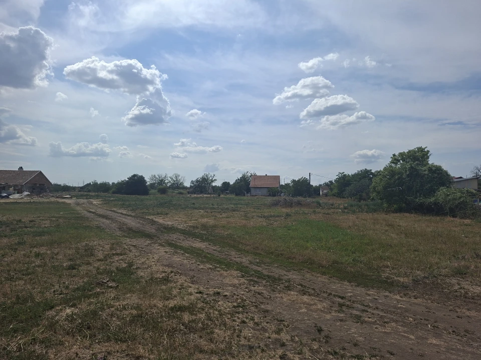 Eladó ipari telek, Szolnok