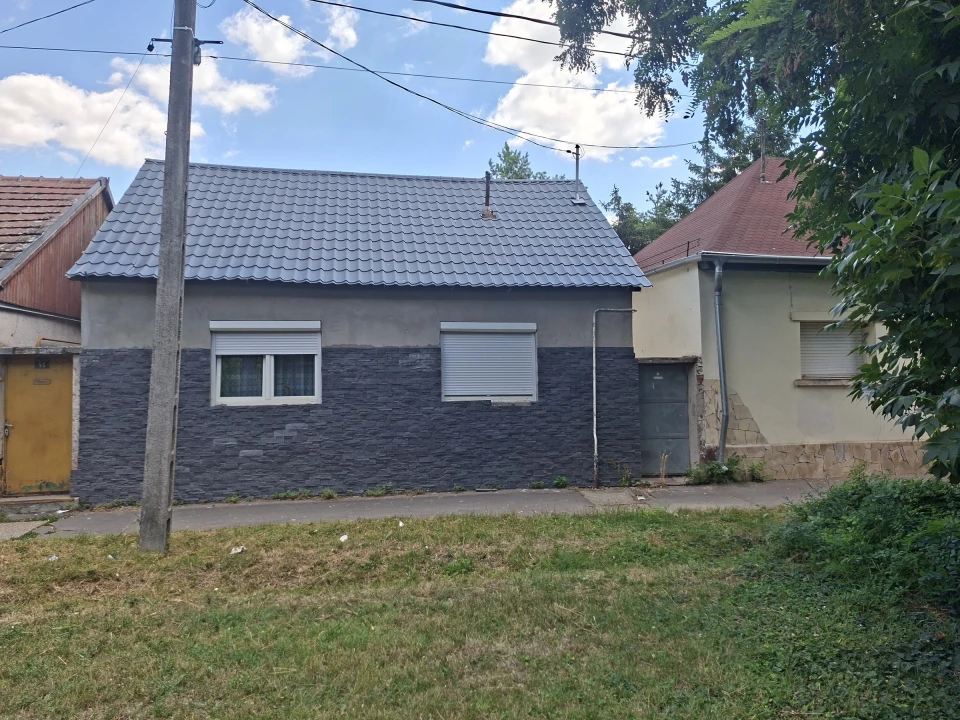 Eladó családi ház, Szolnok