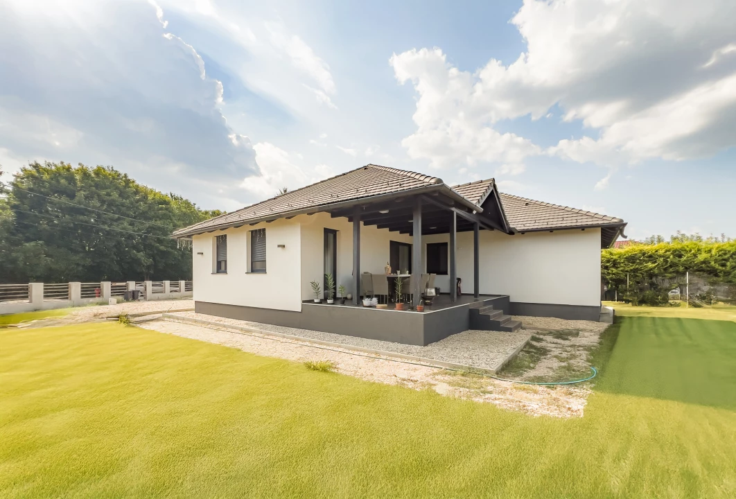 For sale house, Kápolnásnyék