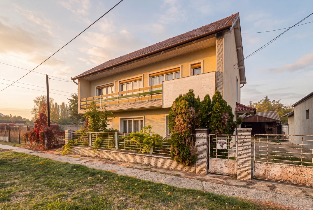 Eladó családi ház, Csorna