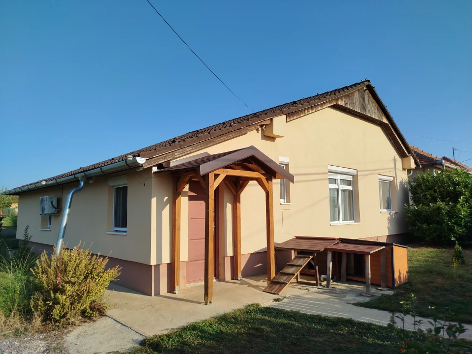 Eladó családi ház, Petrikeresztúr
