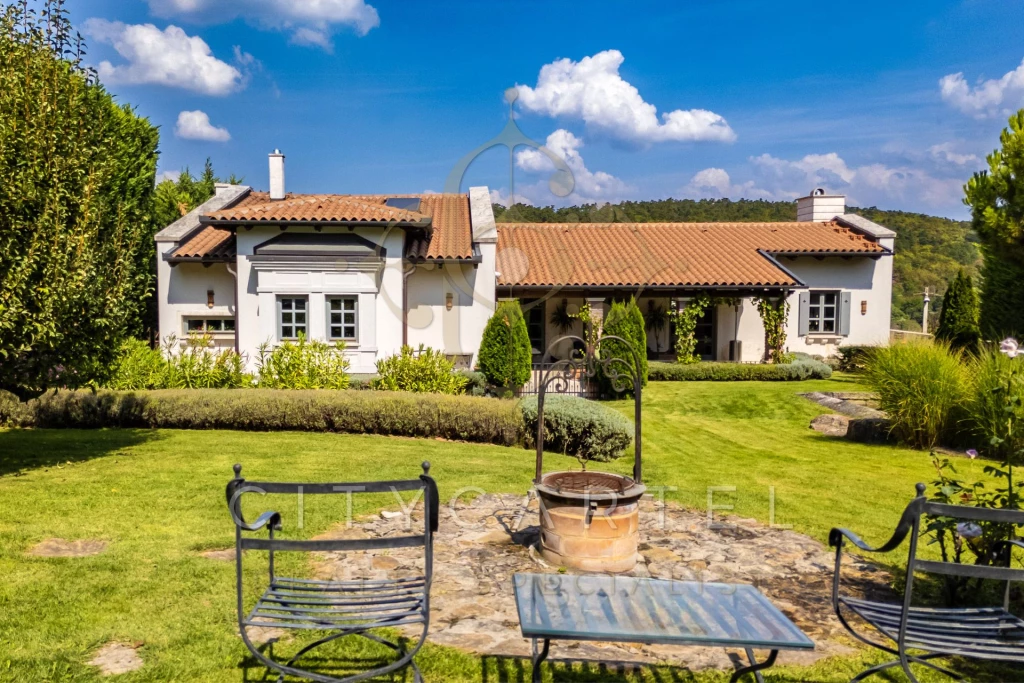 c3-1-name c2-1-name, Budapest III. kerület