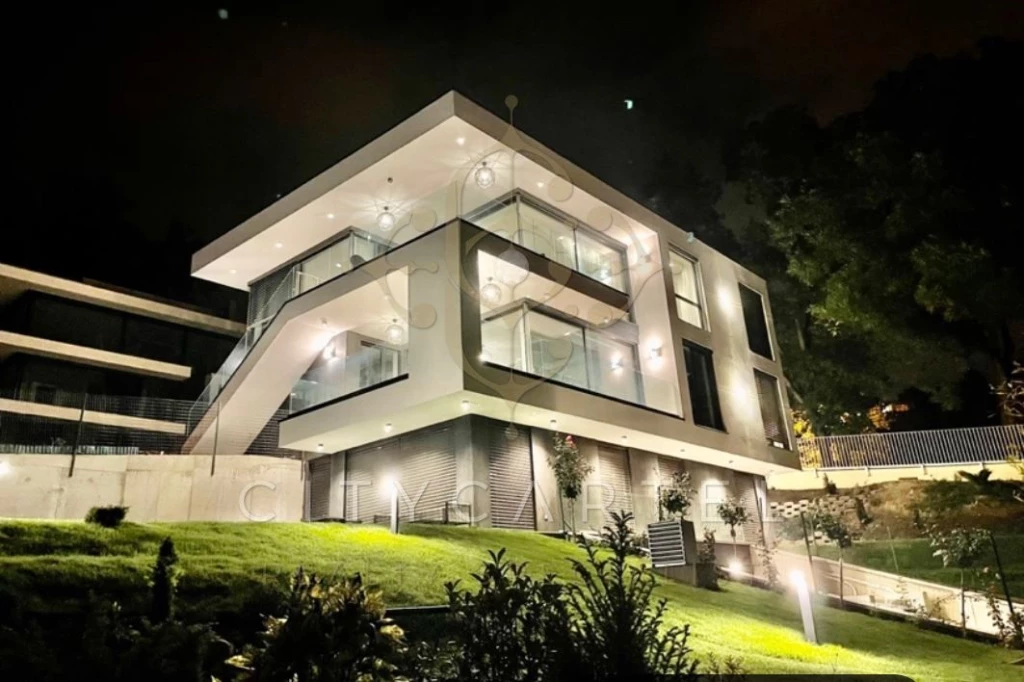 Eladó családi ház, Budapest II. kerület, Rézmál