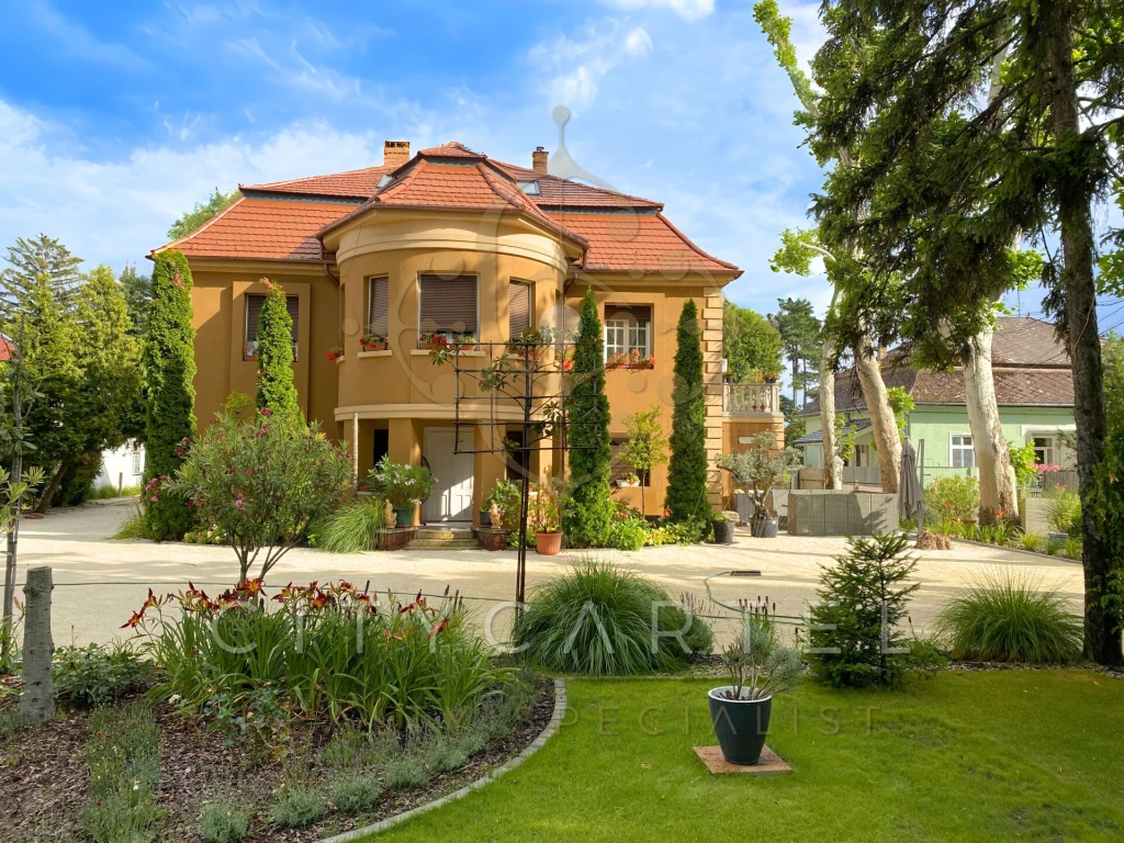 Siófok exkluzív villája – páratlan befektetési lehetőség!