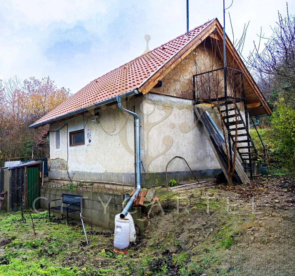 AKCIÓ! Természet közeli mézeskalács házikó eladó Rácalmáson!