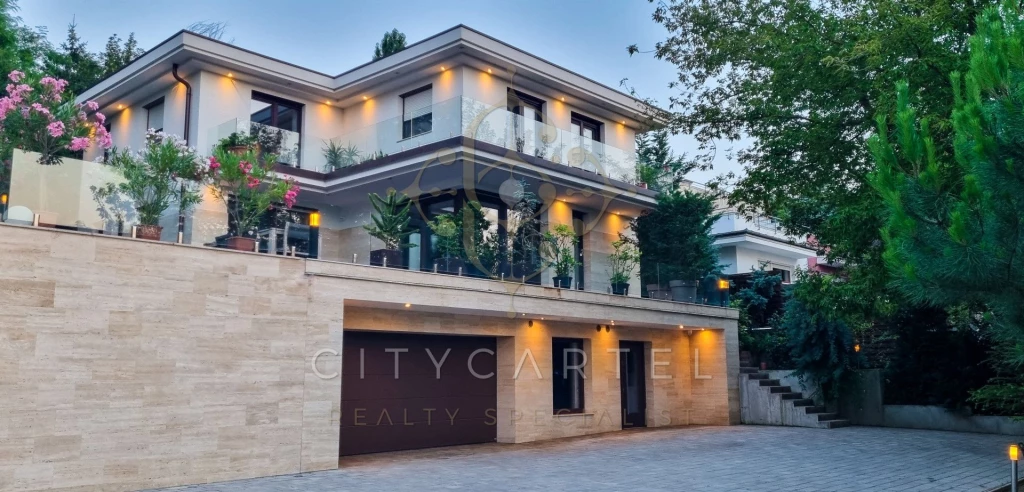 c3-1-name c2-1-name, Budapest III. kerület