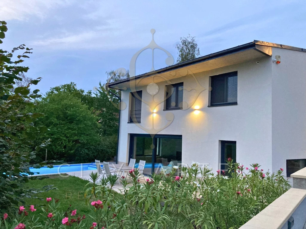 c3-1-name c2-1-name, Szentendre, Pismány