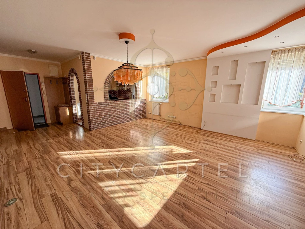 Eladó téglalakás, Budapest XI. kerület, Kőérberek – Tóváros