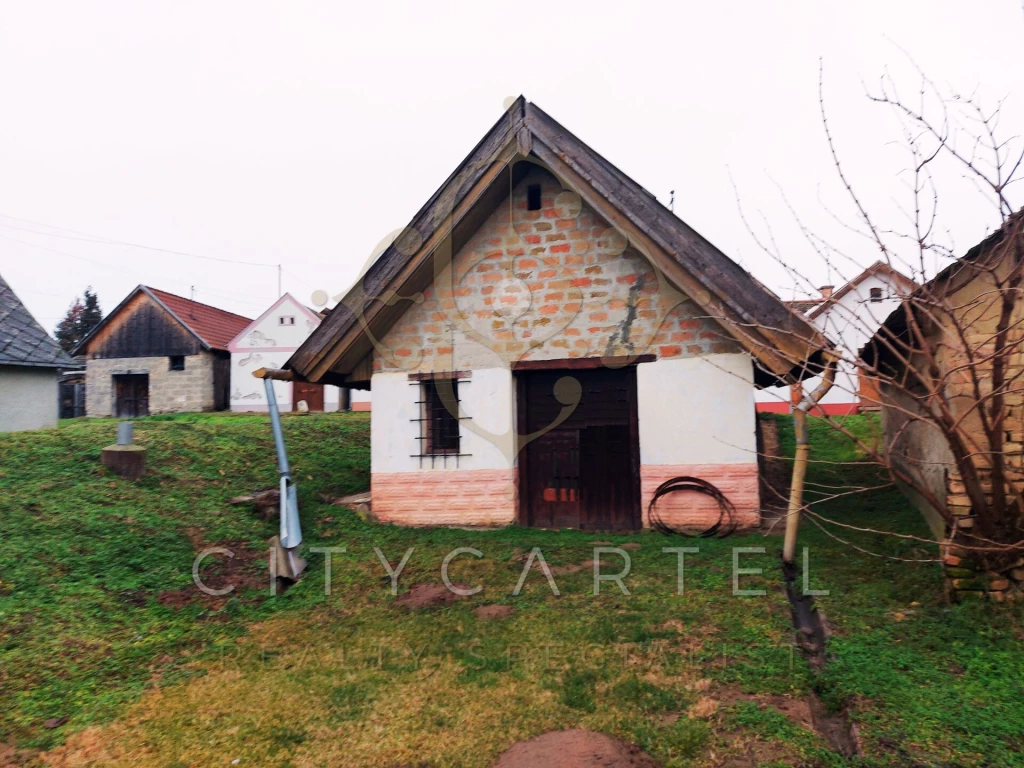 Présház pincével eladó Dunaföldváron!