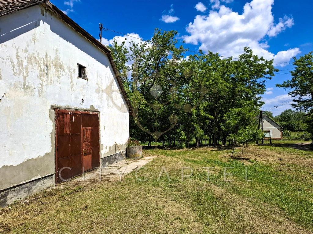 Hajdani magtárépület eladó Bölcskén!