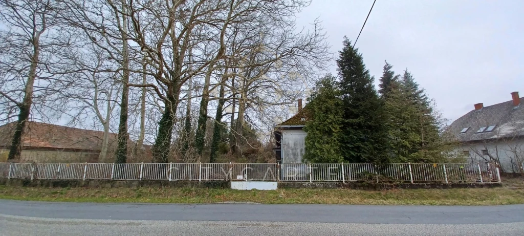 c3-1-name c2-1-name, Balatonfenyves