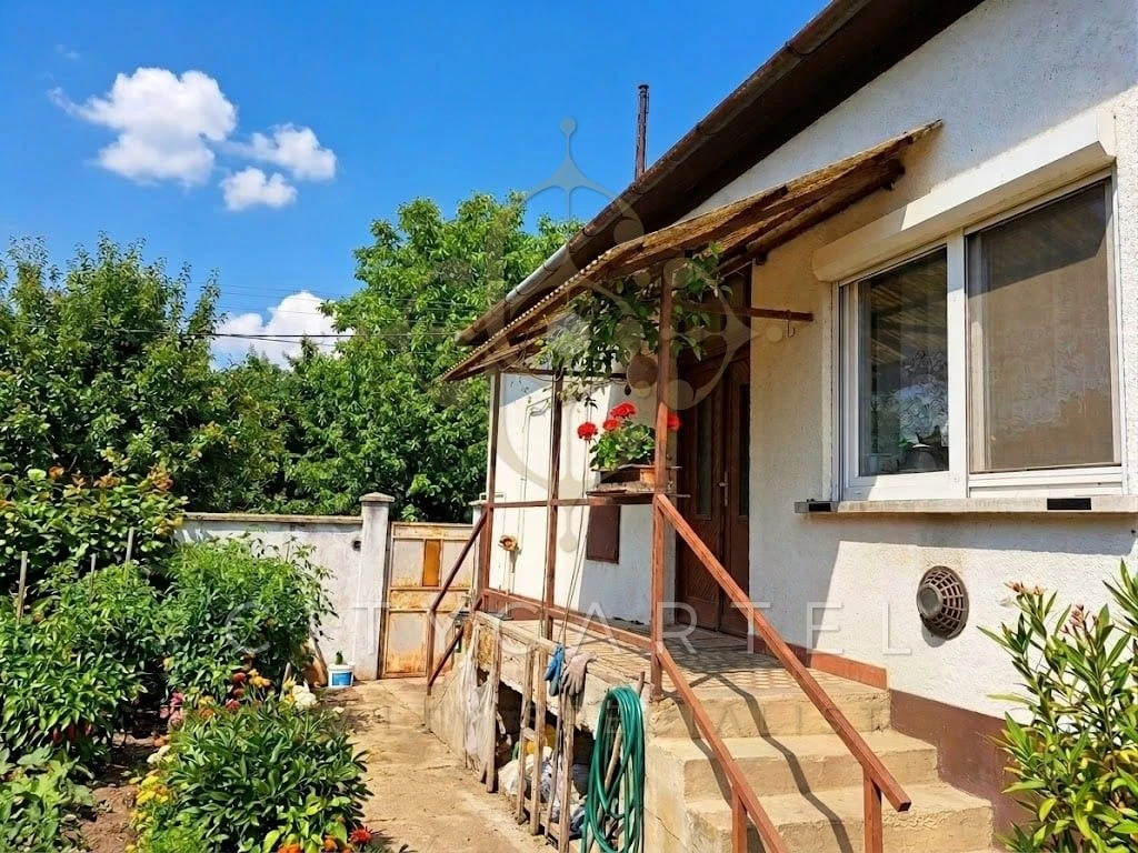 Kiváló állapotú kockaház eladó Dunaföldváron!