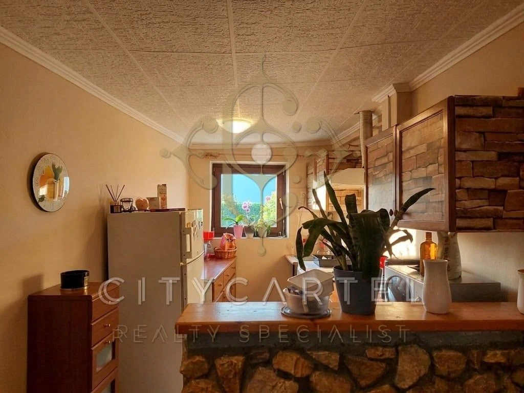 Felújított házikó eladó Solt belvárosában!