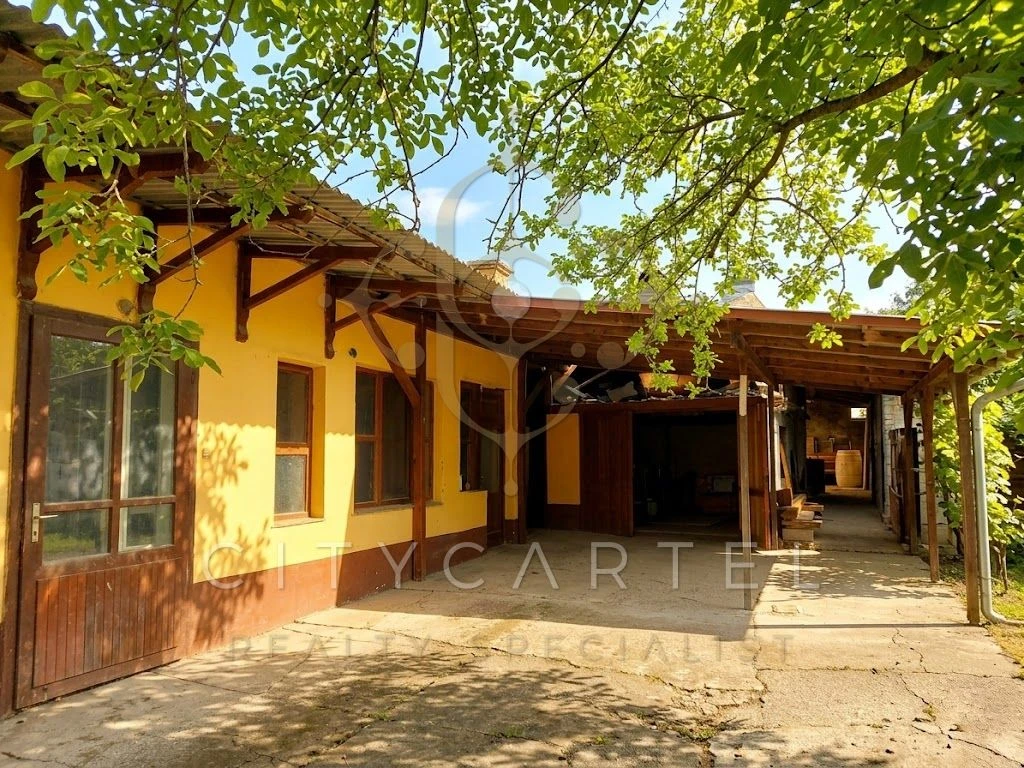 Két ház egy telken eladó Madocsán!