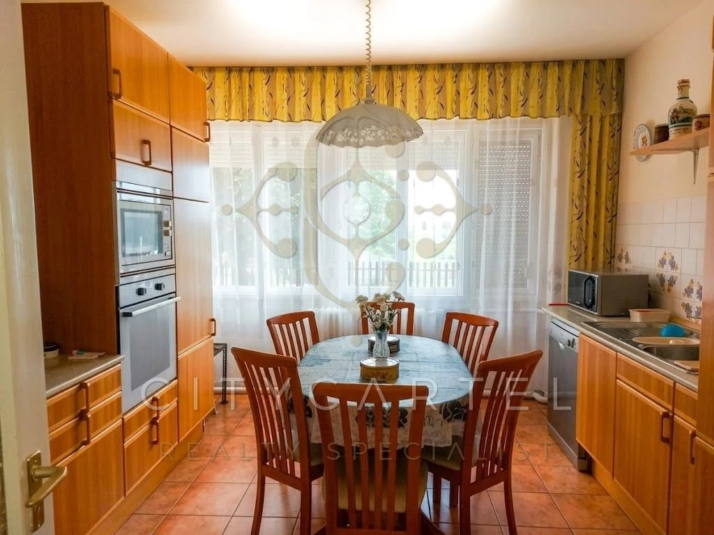 Exkluzív családi ház eladó Dunaföldvár patinás utcájában!