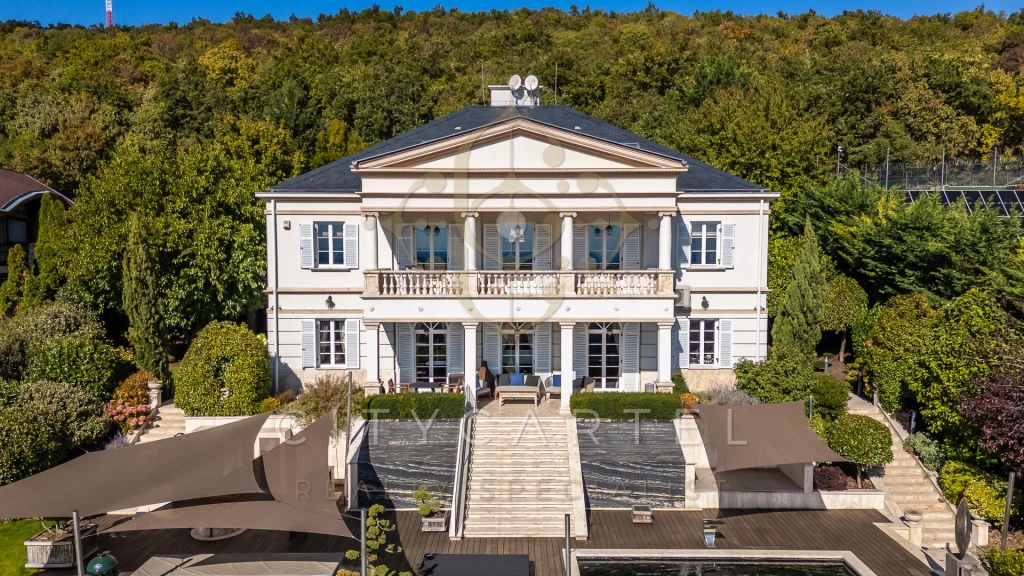 Lélegzetelállító panorámás luxusvilla a Széchenyi-hegyen – az elegancia új szintje Budán
